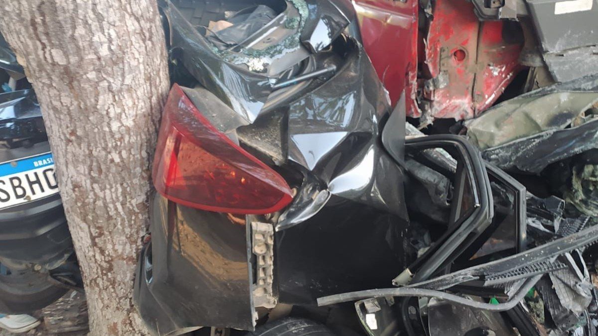 Acidente automobilístico em situação desconhecida. Reprodução: iG.