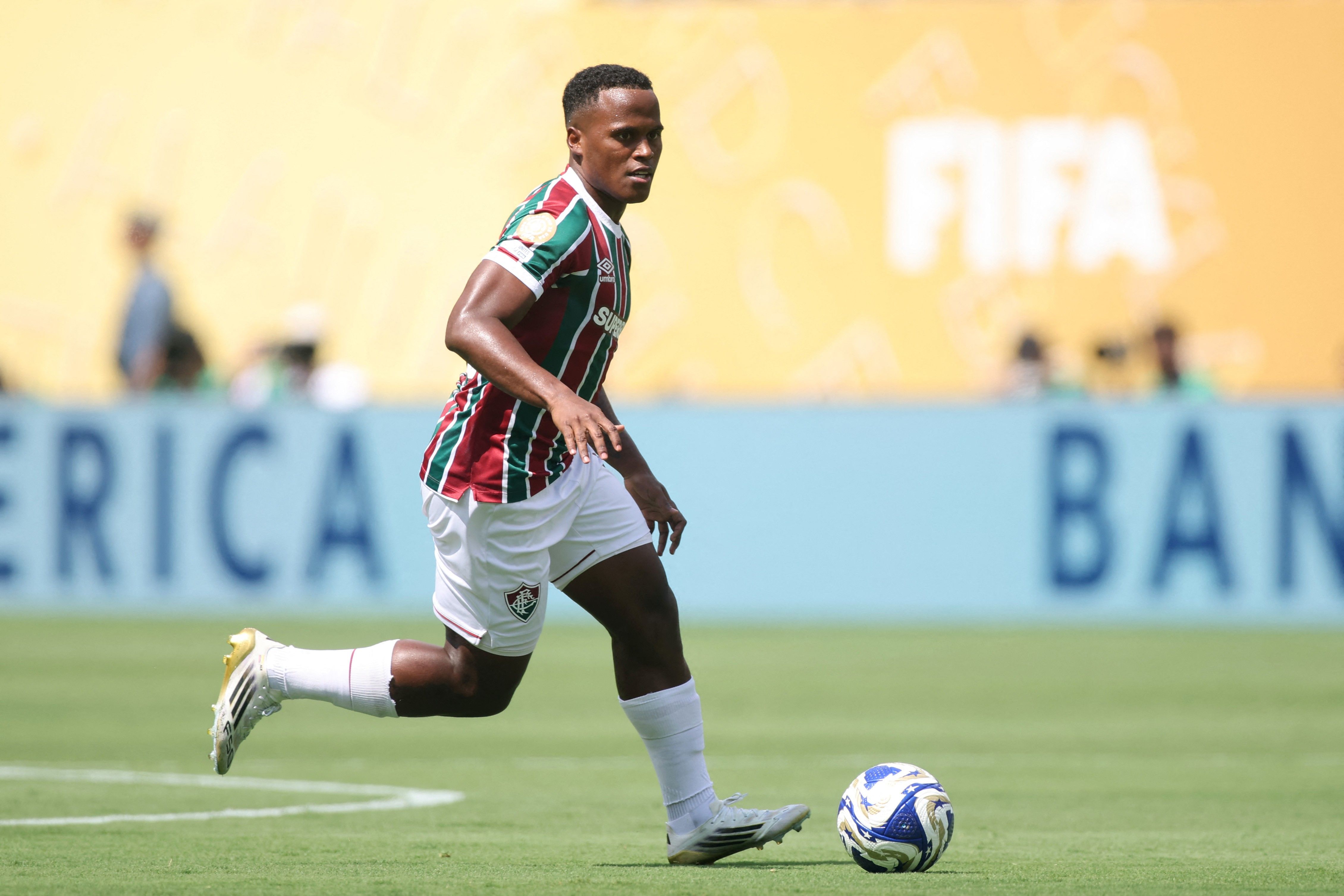 Atacante John Arias afirmou sonhar em jogar na Europa após valorização no Mundial de Clubes. Reprodução: Globo