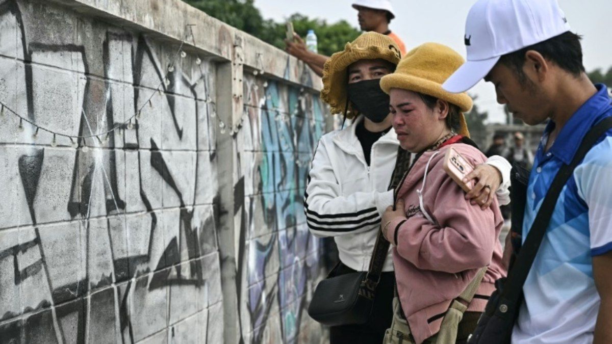 Terremoto na Tailândia Destrói Edifício em Construção