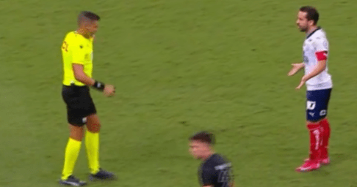 Expulsão de Everton Ribeiro Abala Jogo Histórico do Bahia