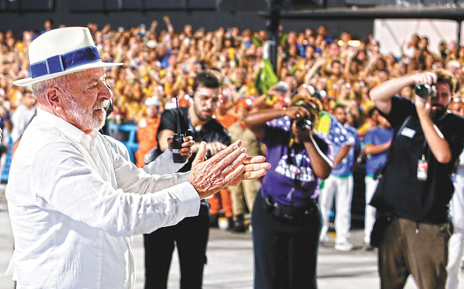 [Desfile de escola de samba no Rio homenageia Lula durante o Carnaval 2026]. Reprodução: Oglobo