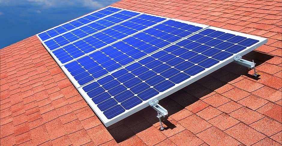 Painéis solares em destaque refletem a transição energética brasileira. Reprodução: Retorno do item 11