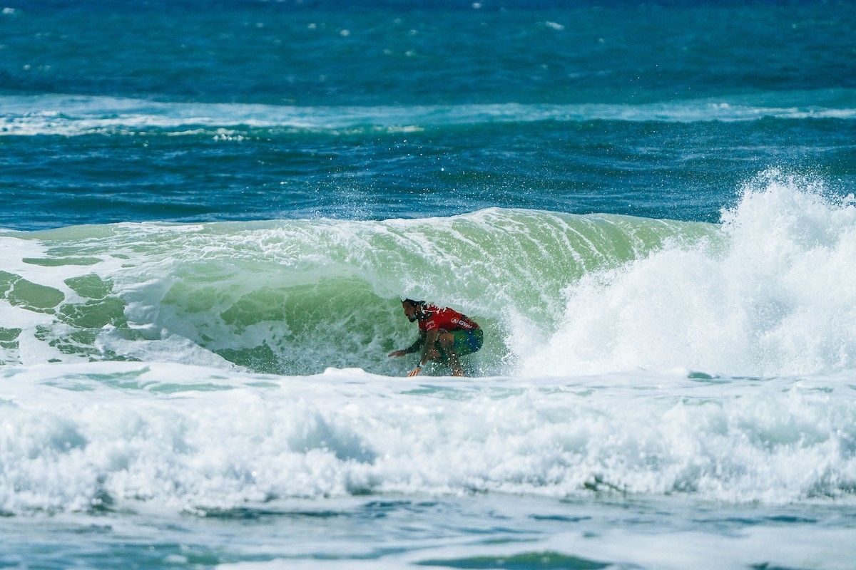 Filipe Toledo vence bateria emocionante, repetindo conquista de dez anos atrás. Reprodução: Globo