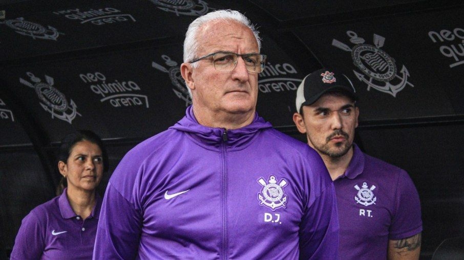 Dorival Júnior enfrenta dificuldades para escalar o Corinthians devido a desfalques no ataque.; Reprodução: iG Esporte