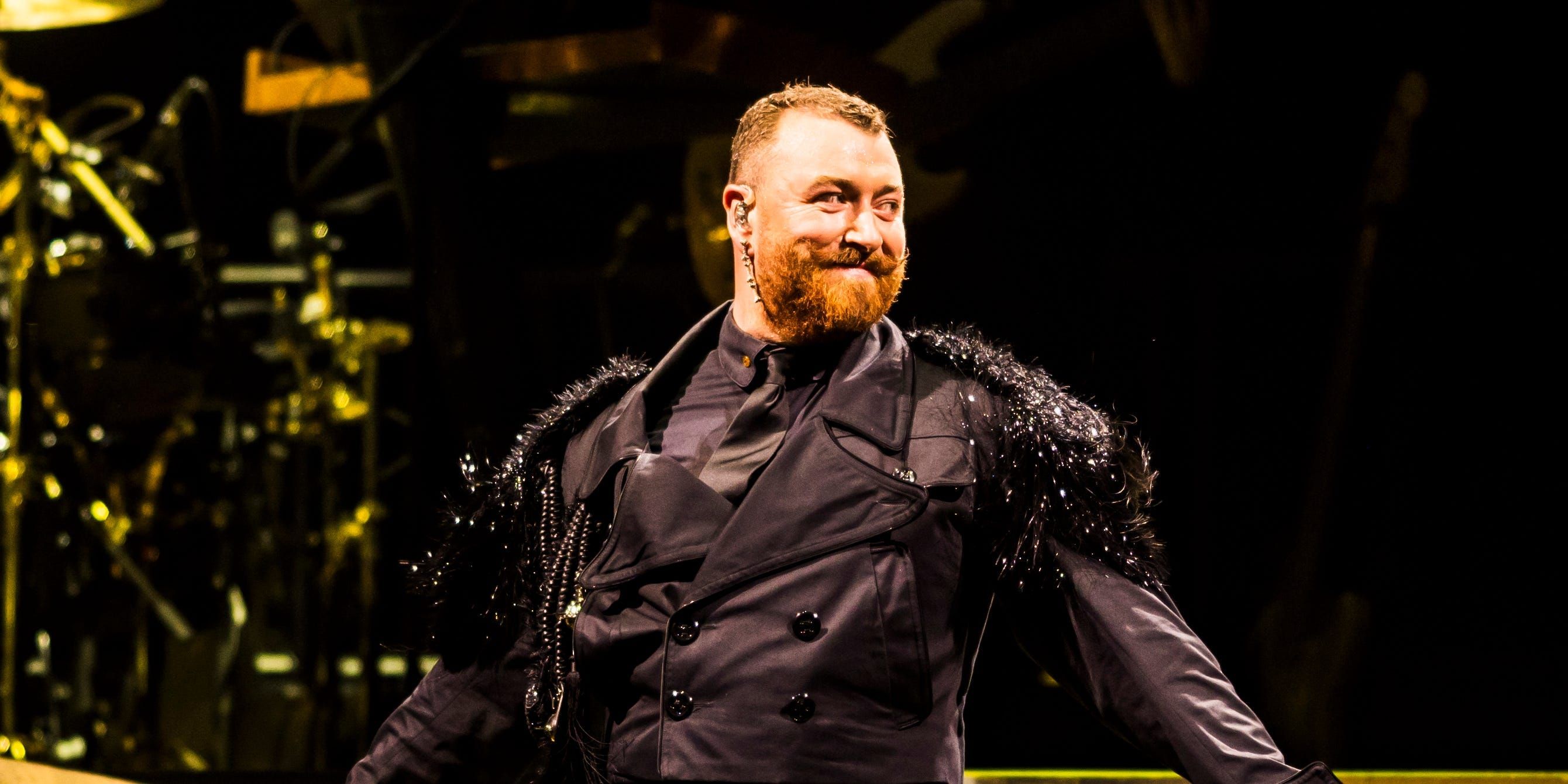 Sam Smith se apresenta ao vivo no festival Lollapalooza 2024 em Berlim. Reprodução: CNN Brasil