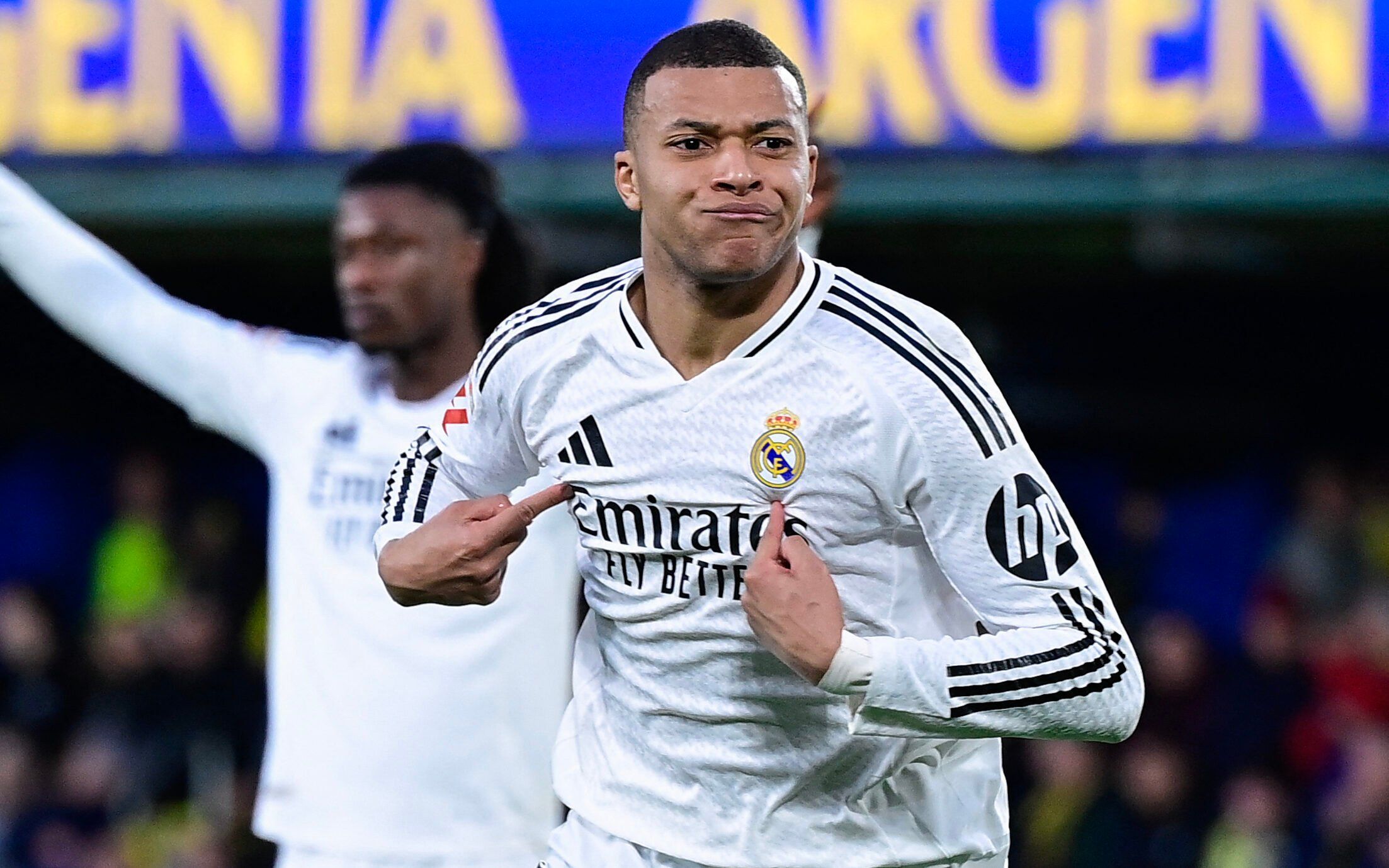 Real Madrid vence Villarreal com Mbappé em destaque