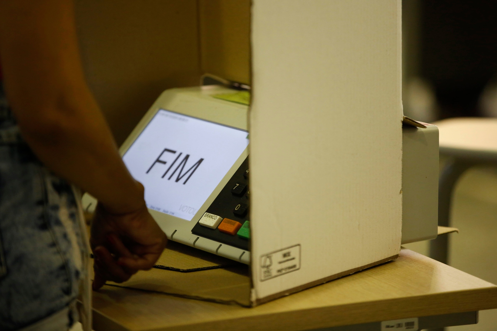 Eleitores no Rio de Janeiro participam das eleições de 2024. Legenda da imagem. Reprodução: Retorno do item 11