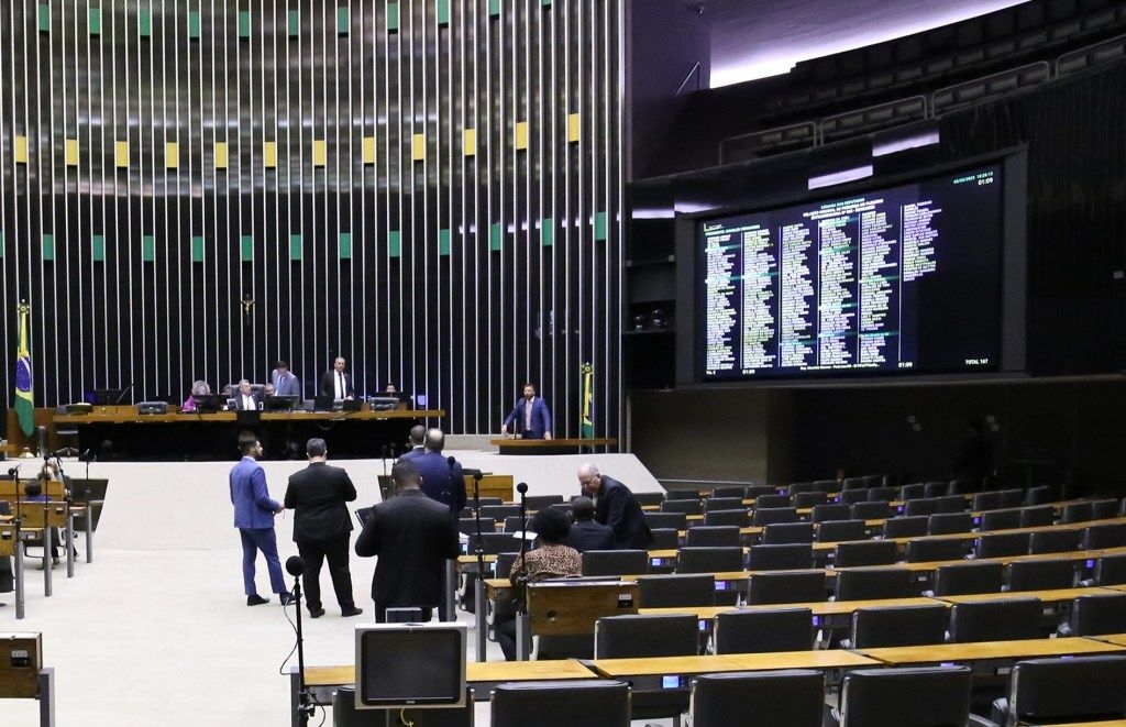 Proposta visa manter o mínimo de 513 deputados e aumentar as bancadas. Reprodução: CNN Brasil