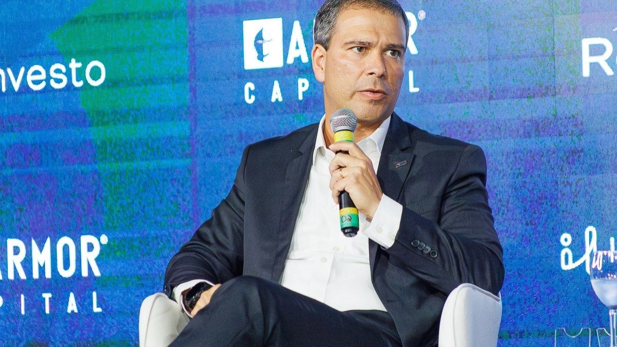 Paulo Hoffmann é sabatinado sobre sua gestão à frente do Banco de Brasília. Reprodução: GPS Brasília