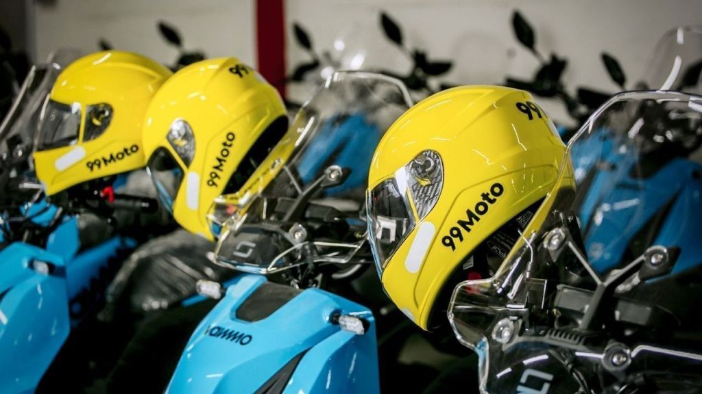 Motociclistas buscam regulamentação do mototáxi em SP