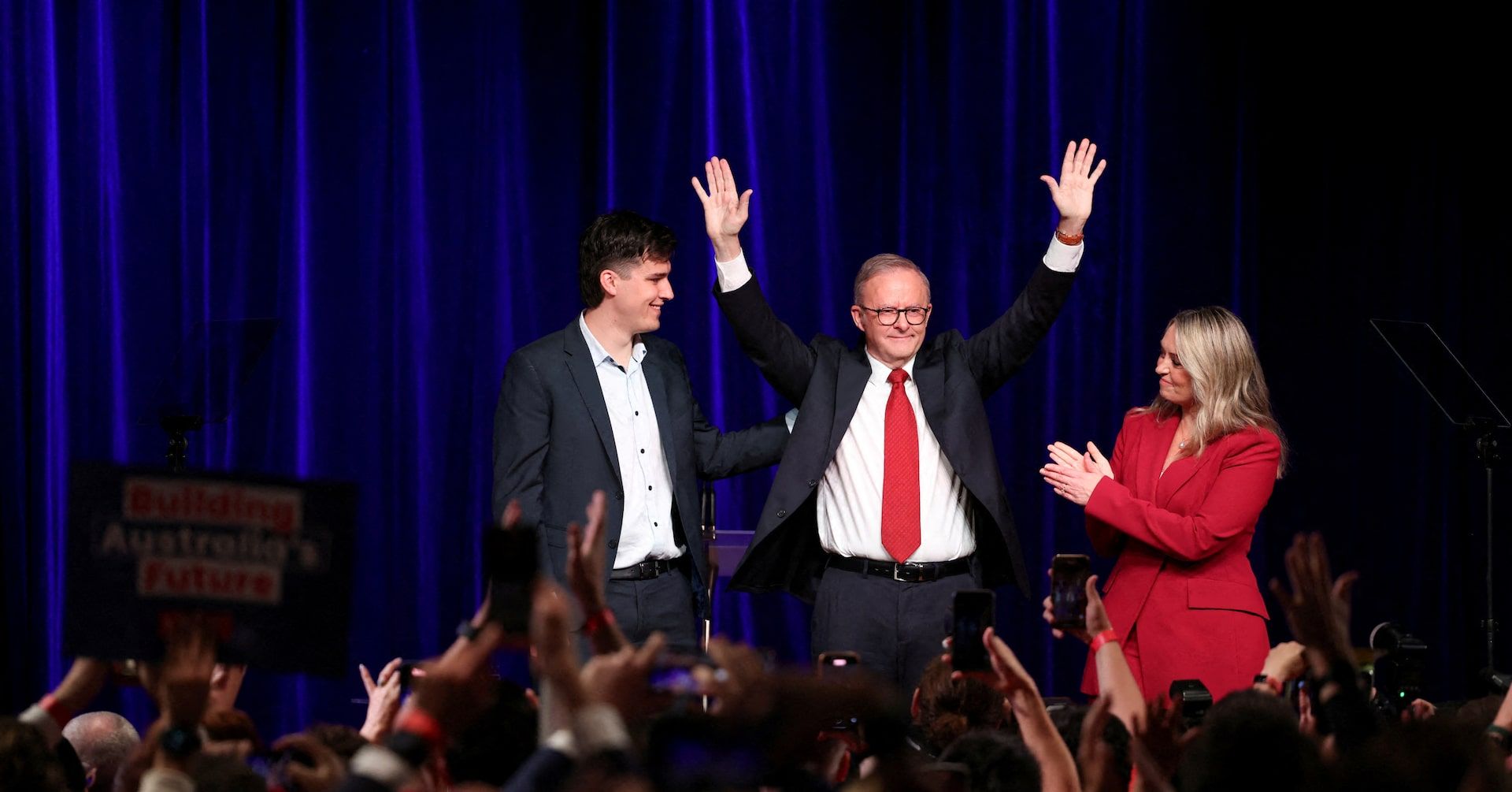 O primeiro-ministro australiano Anthony Albanese busca parcerias mais fortes com governos de centro-esquerda após vitória eleitoral. Reprodução: Reuters