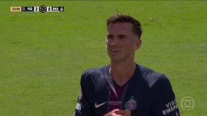 Asencio e Rüdiger se tornaram alvos de memes após falhas no jogo PSG e Real Madrid. Reprodução: Globo