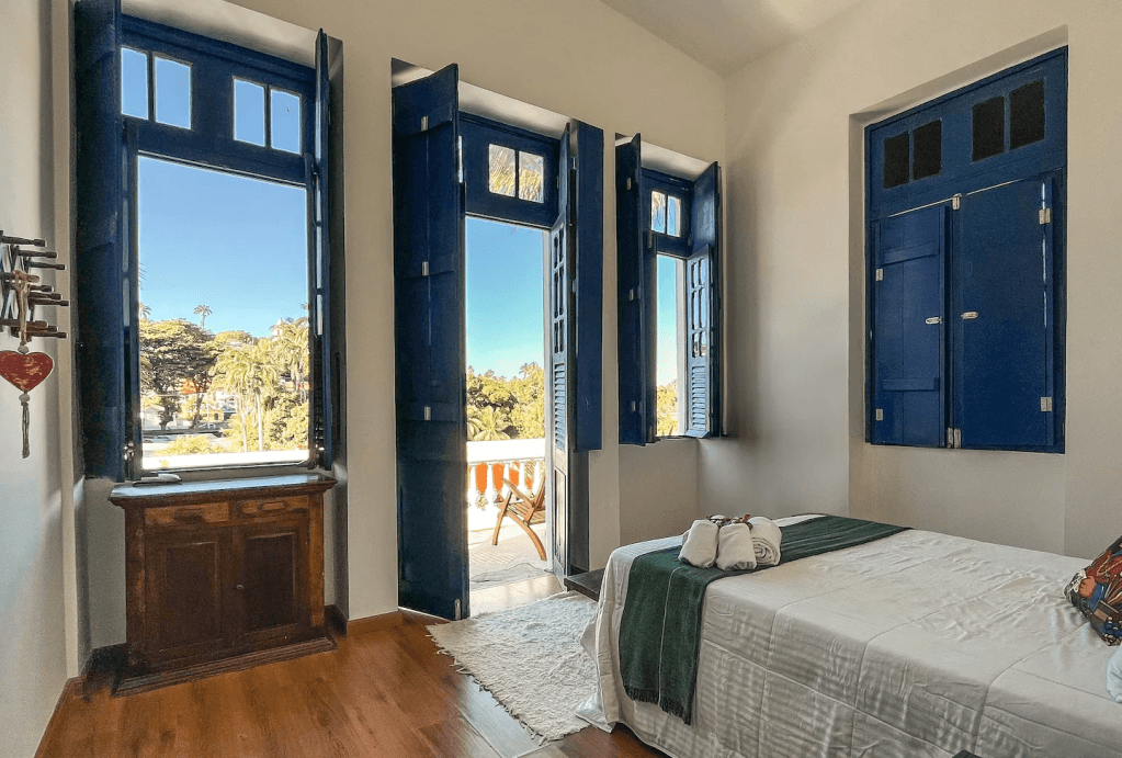 Moradores de condomínios debatem proposta para autorização de hospedagem em assembleias. Reprodução: CNN Brasil