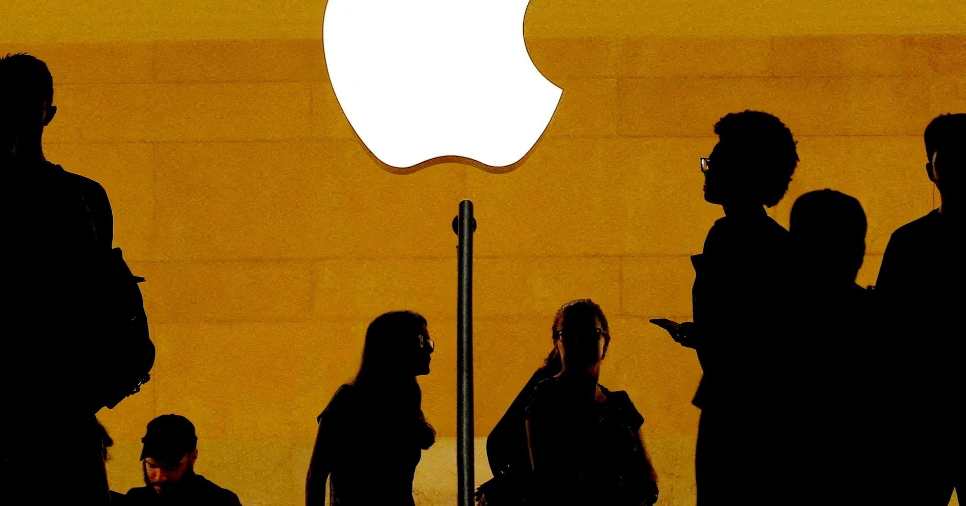 Ações das 'Magnificent Seven' caem em meio a preocupações com tarifas de Trump. Reprodução: Reuters