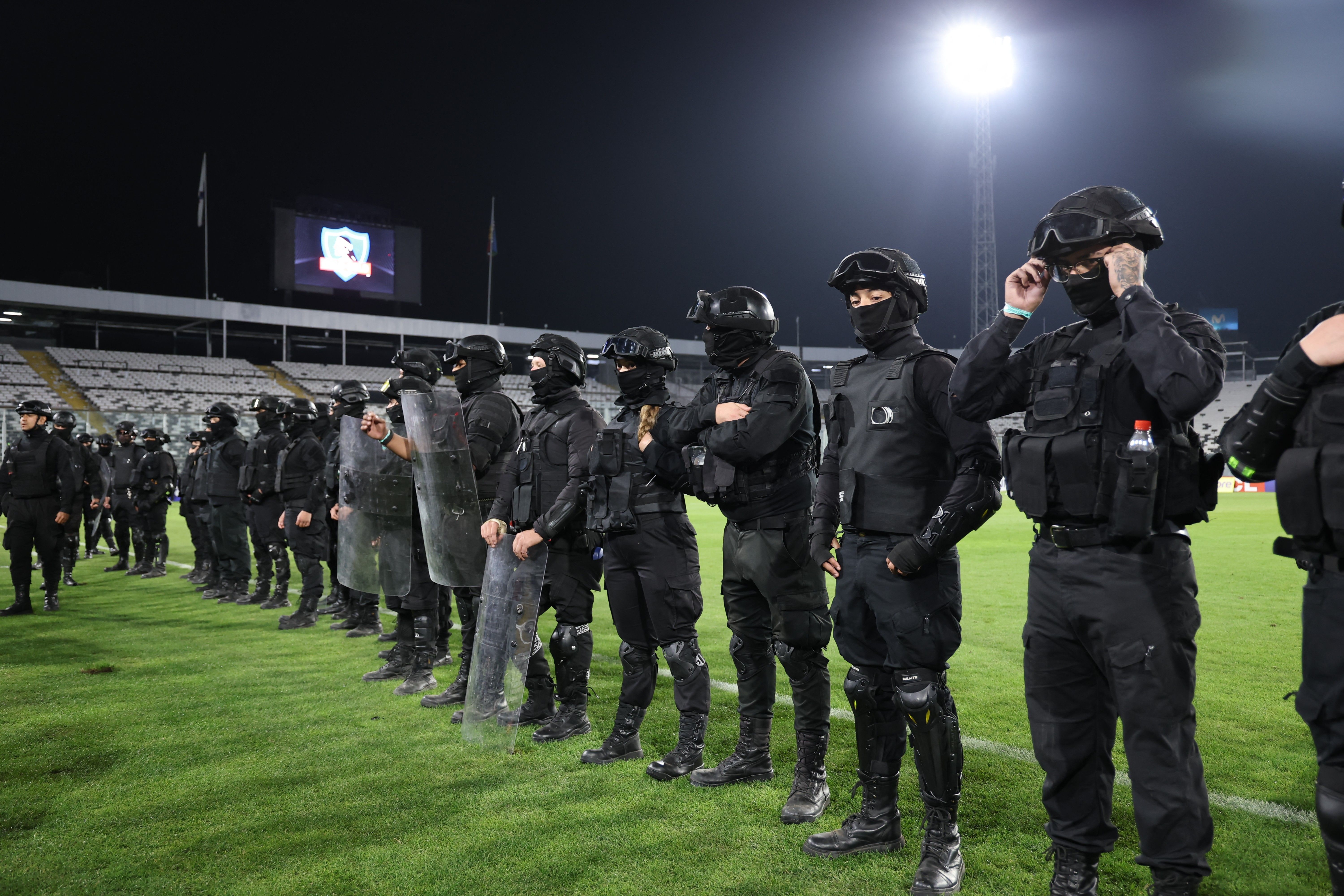 Bárbara Perez revela que sua irmã tinha ingressos quando foi atropelada por veículo policial. Reprodução: Globo
