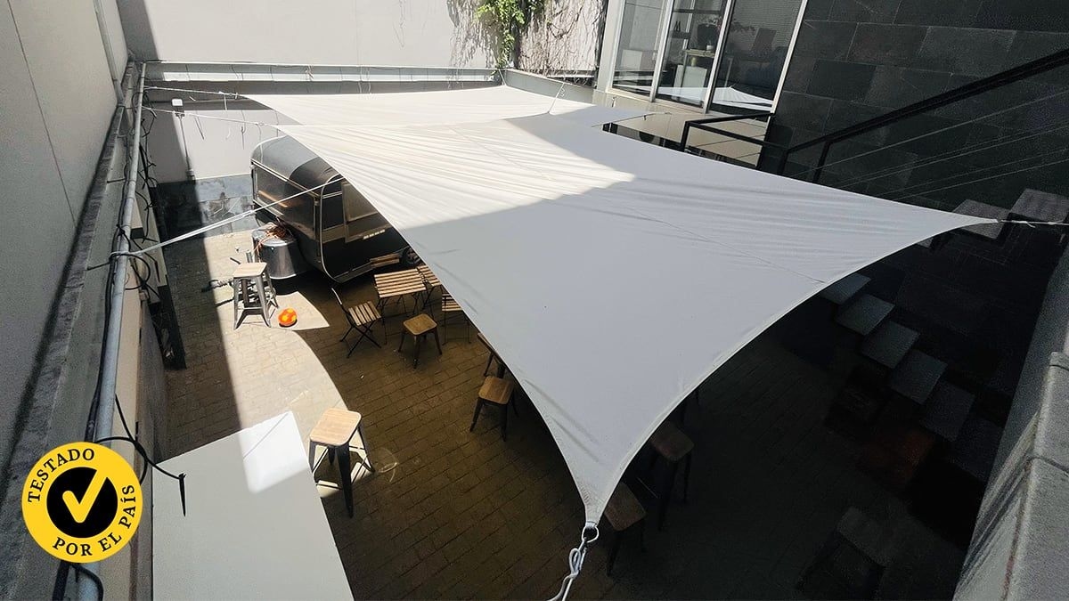 O toldo vela Songmics é destacado como o melhor para proporcionar sombra e resistência ao vento. Legenda da imagem. Reprodução: El Pais