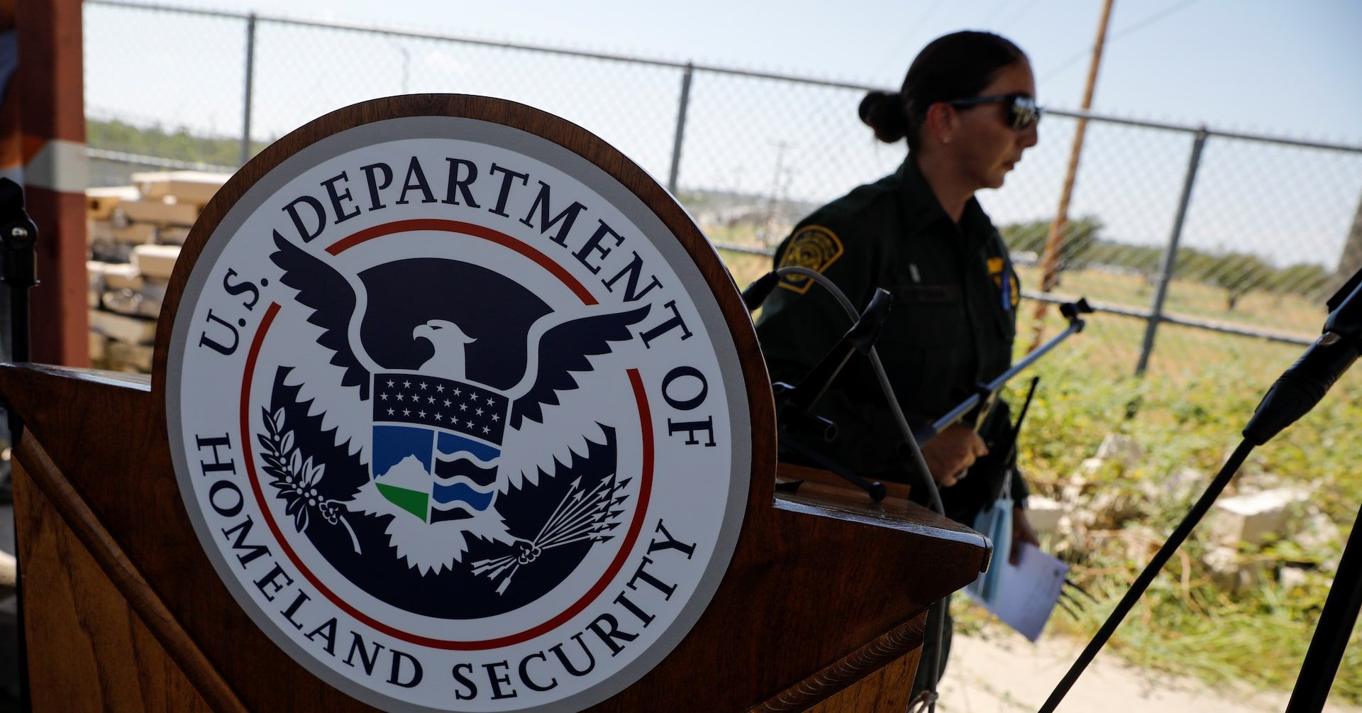 Funcionários do DHS são incentivados a se demitir ou se aposentar com bônus de até $25.000. Reprodução: Reuters