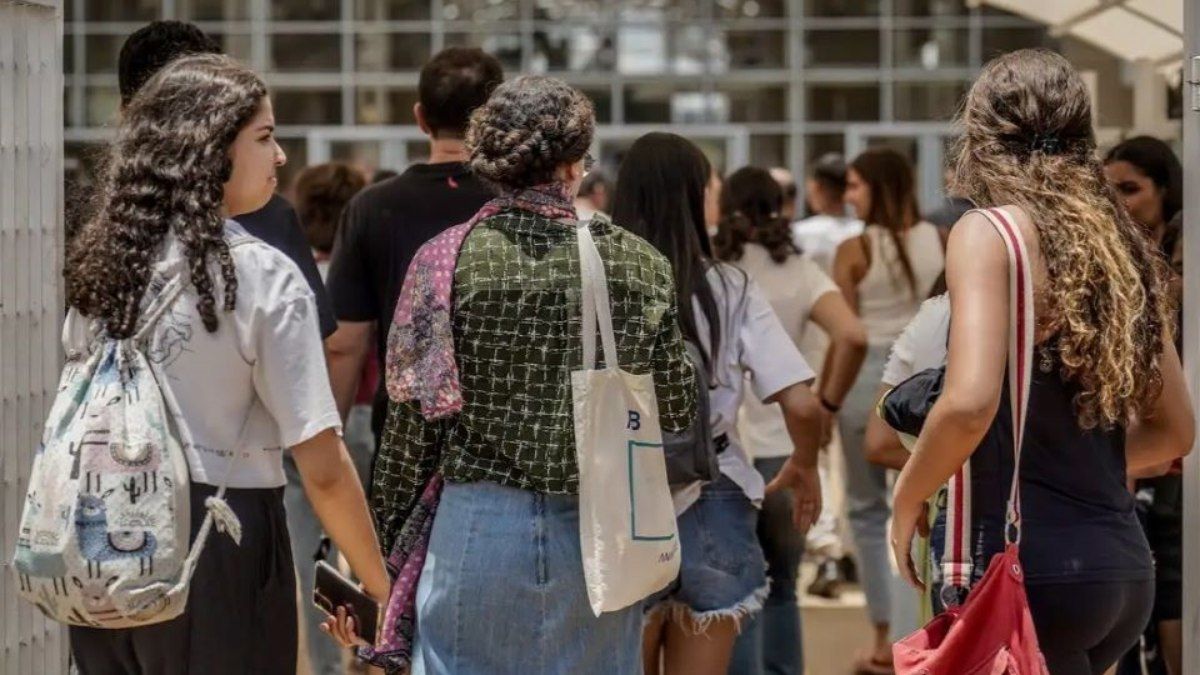 Estudantes participam do projeto Grooveonline, focando em conscientização e prevenção no DF. Reprodução: GPS Brasília