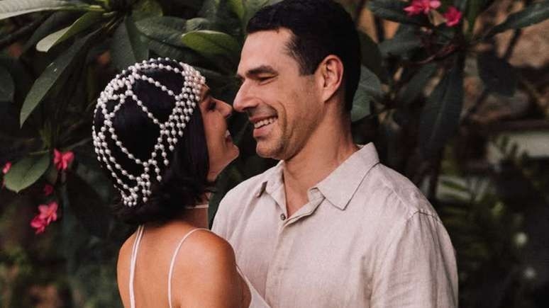 Isis Valverde e Marcus Buaiz se preparam para a lua de mel na Itália após casamento recente. Reprodução: Terra