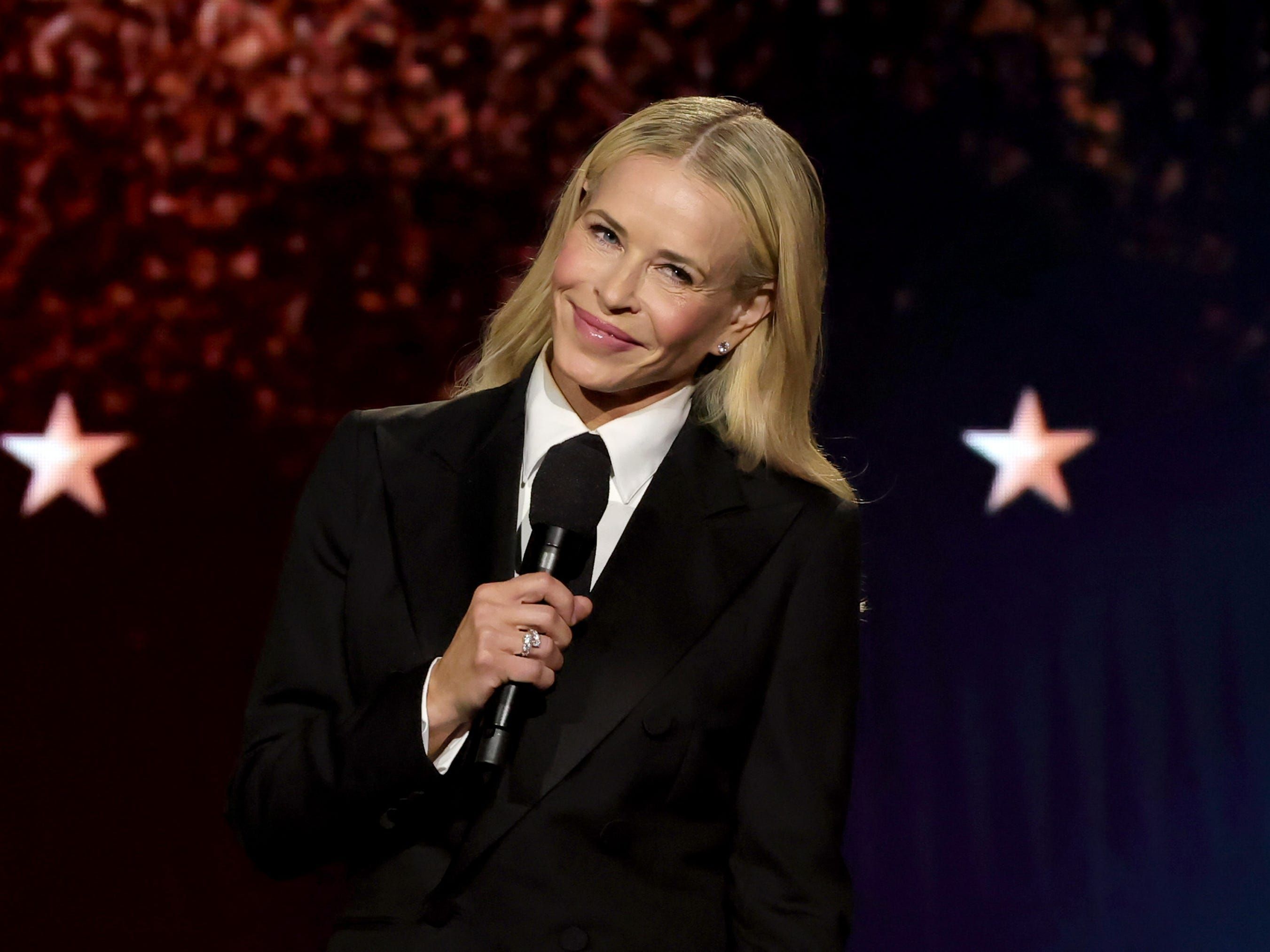 [Chelsea Handler afirma que, após os 40, está muito atraente para namorar homens de 65 anos.]. Reprodução: Businessinsider