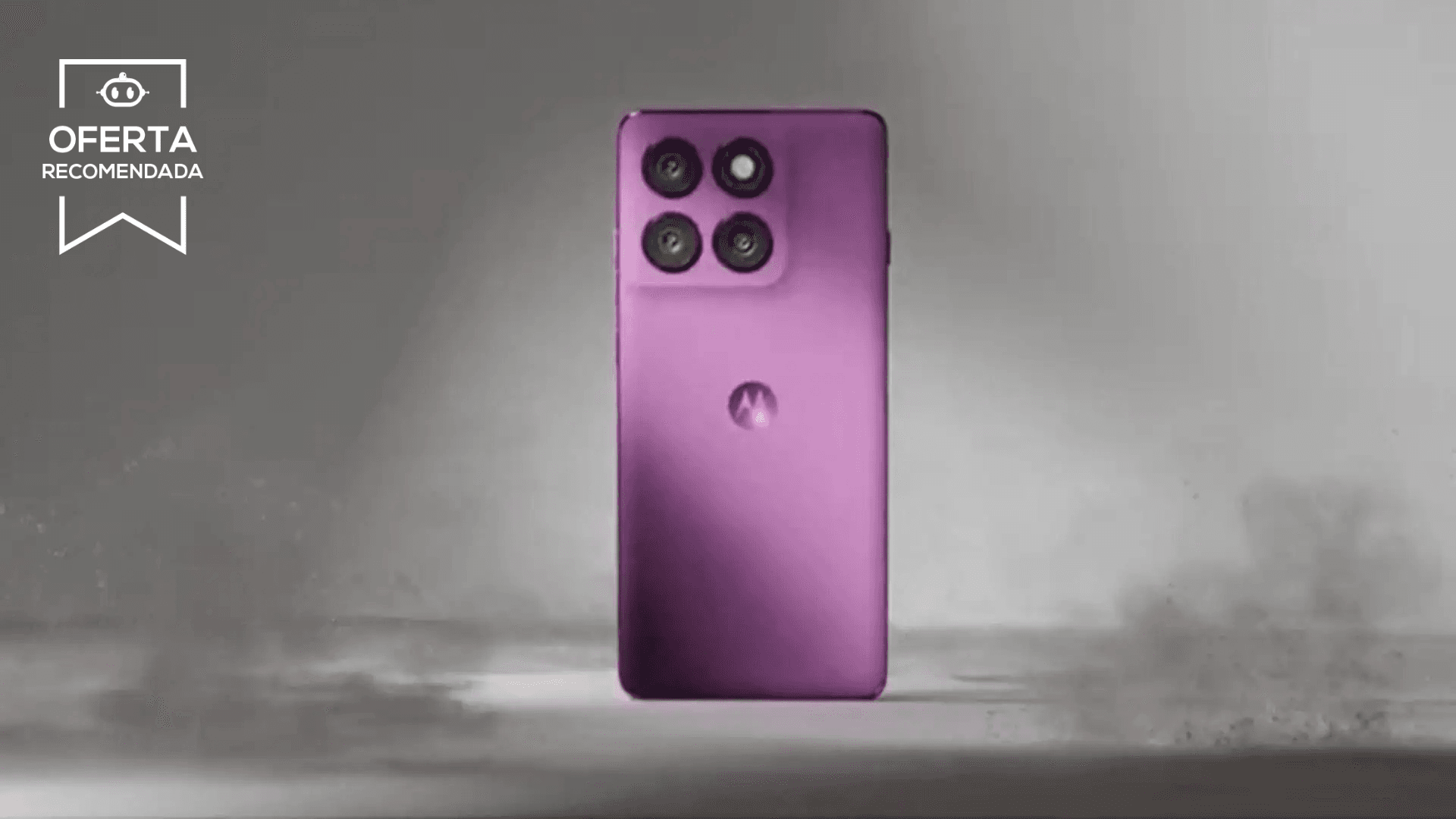 Motorola Edge 60 Pro em promoção, destacando suas câmeras e tela POLED. Reprodução: Tecnoblog