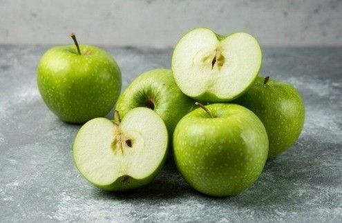 O consumo diário de maçã verde traz diversos benefícios à saúde, incluindo digestão e imunidade. Reprodução: Globo