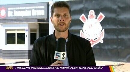 Presidente interino Osmar Stabile se reúne com elenco do Corinthians antes da votação de impeachment. Reprodução: Globo