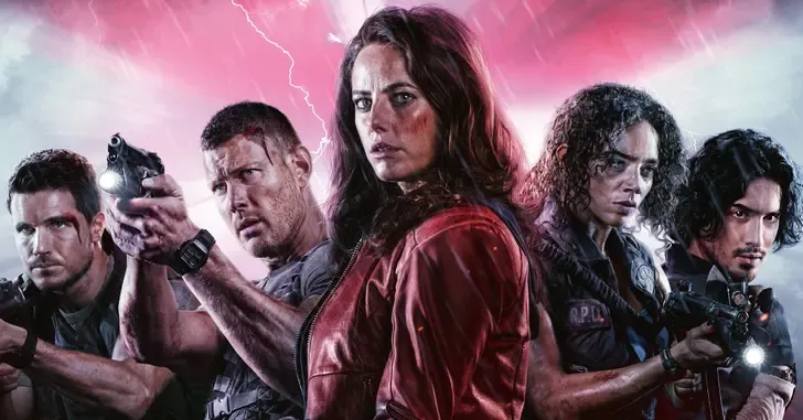 Zach Cregger comenta sobre sua nova abordagem no reboot de Resident Evil. Reprodução: Legião dos Heróis