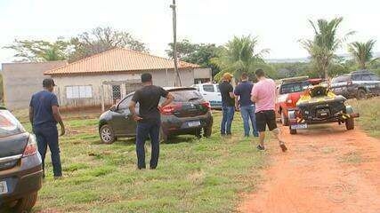 Suspeitos de feminicídio de Carmen de Oliveira são presos em Ilha Solteira; Legenda da imagem. Reprodução: G1