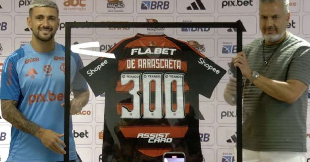 Arrascaeta celebra 300 jogos pelo Flamengo com emoção