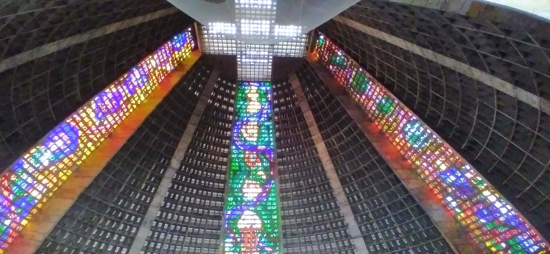 Catedral de São Sebastião recebe a terceira edição da Jornada das Famílias com o tema 'Peregrinos da Esperança'. Reprodução: Diário do Rio