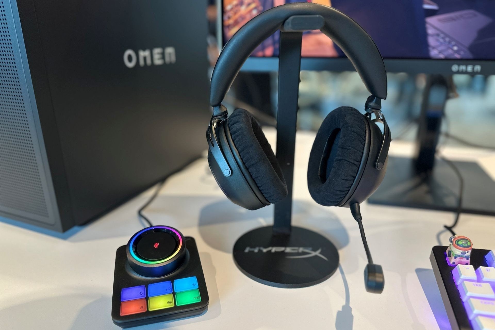 Fone de ouvido HyperX Cloud Alpha 2 promete até um mês de uso com carga completa.; Legenda da imagem. Reprodução: Gizmodo