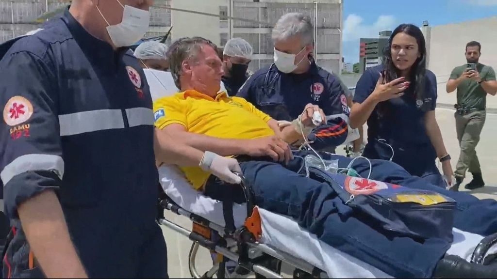 Ex-presidente Jair Bolsonaro passa por cirurgia de laparostomia com resultado positivo.; Reprodução: CNN Brasil