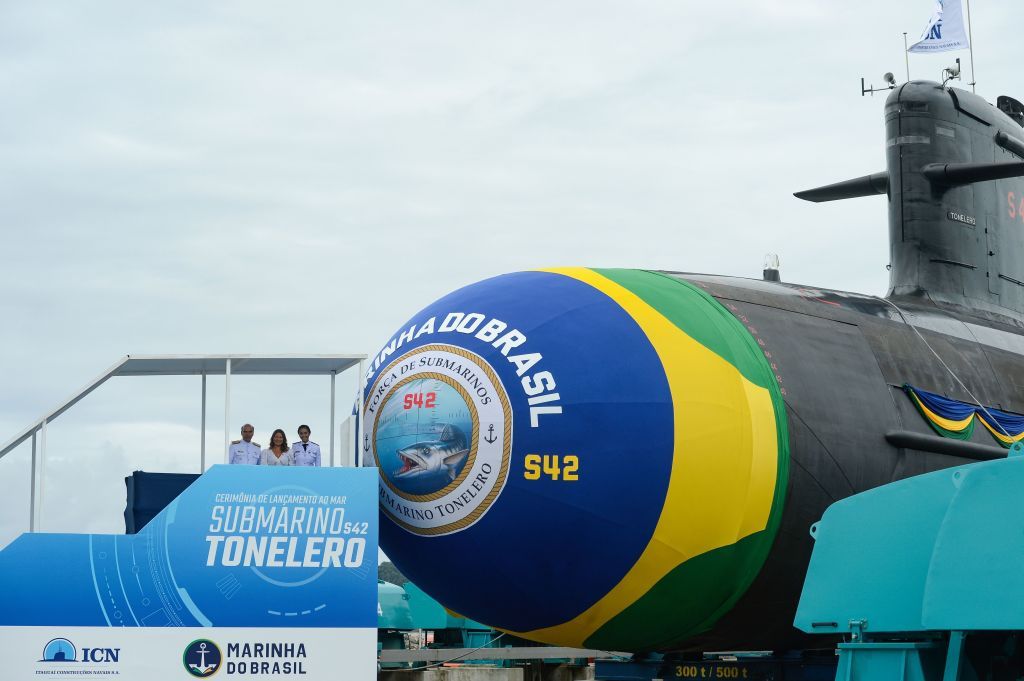 Marinha do Brasil Enfrenta Desafios no Programa de Submarinos