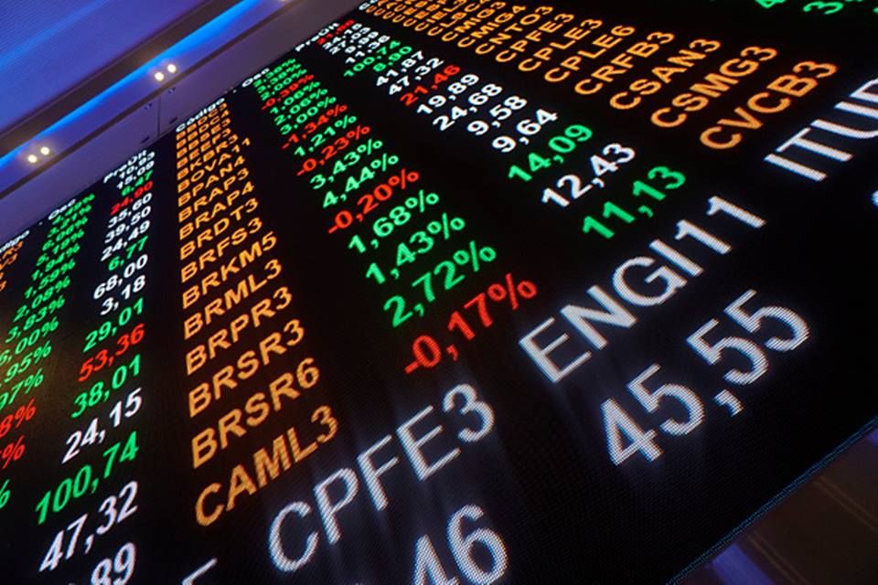 Ibovespa sobe e dólar cai após declarações de Haddad
