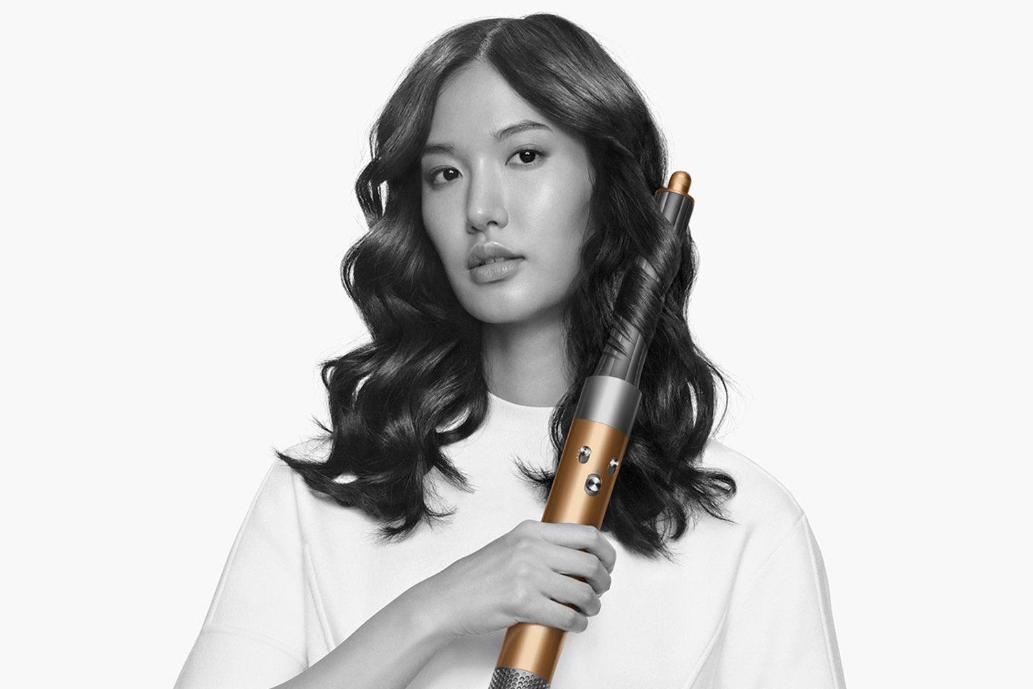 Dyson Airwrap: inovador dispositivo que seca e estiliza cabelos com ar, evitando o calor extremo.; Reprodução: Gizmodo