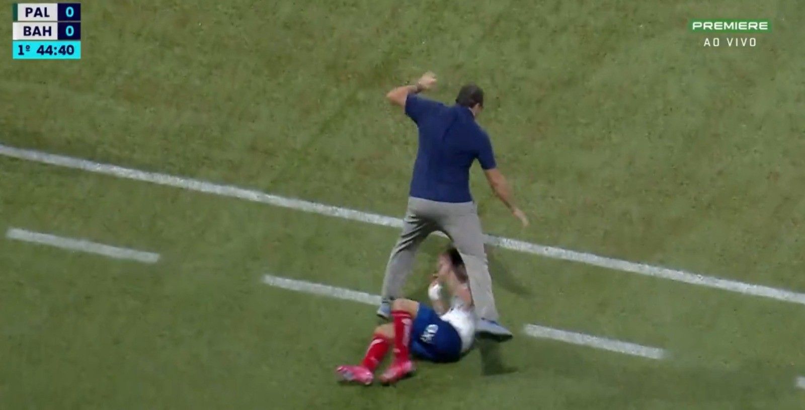 Os lances mais comentados do futebol brasileiro ganham destaque nas redes sociais.; Reprodução: Globo