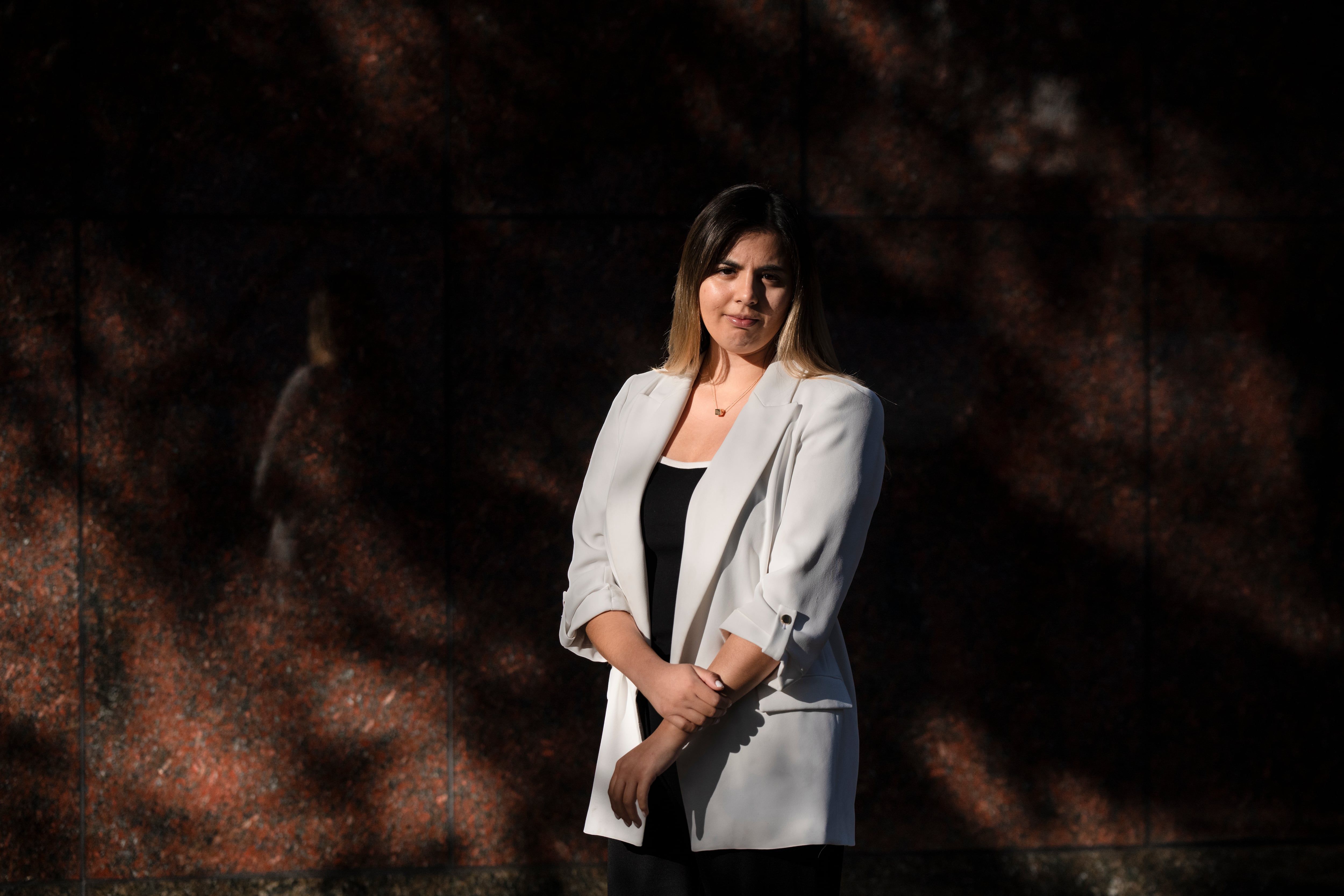 Estudante em Santiago reflete sobre os desafios de estudar nos EUA sob governo Trump. Reprodução: El País