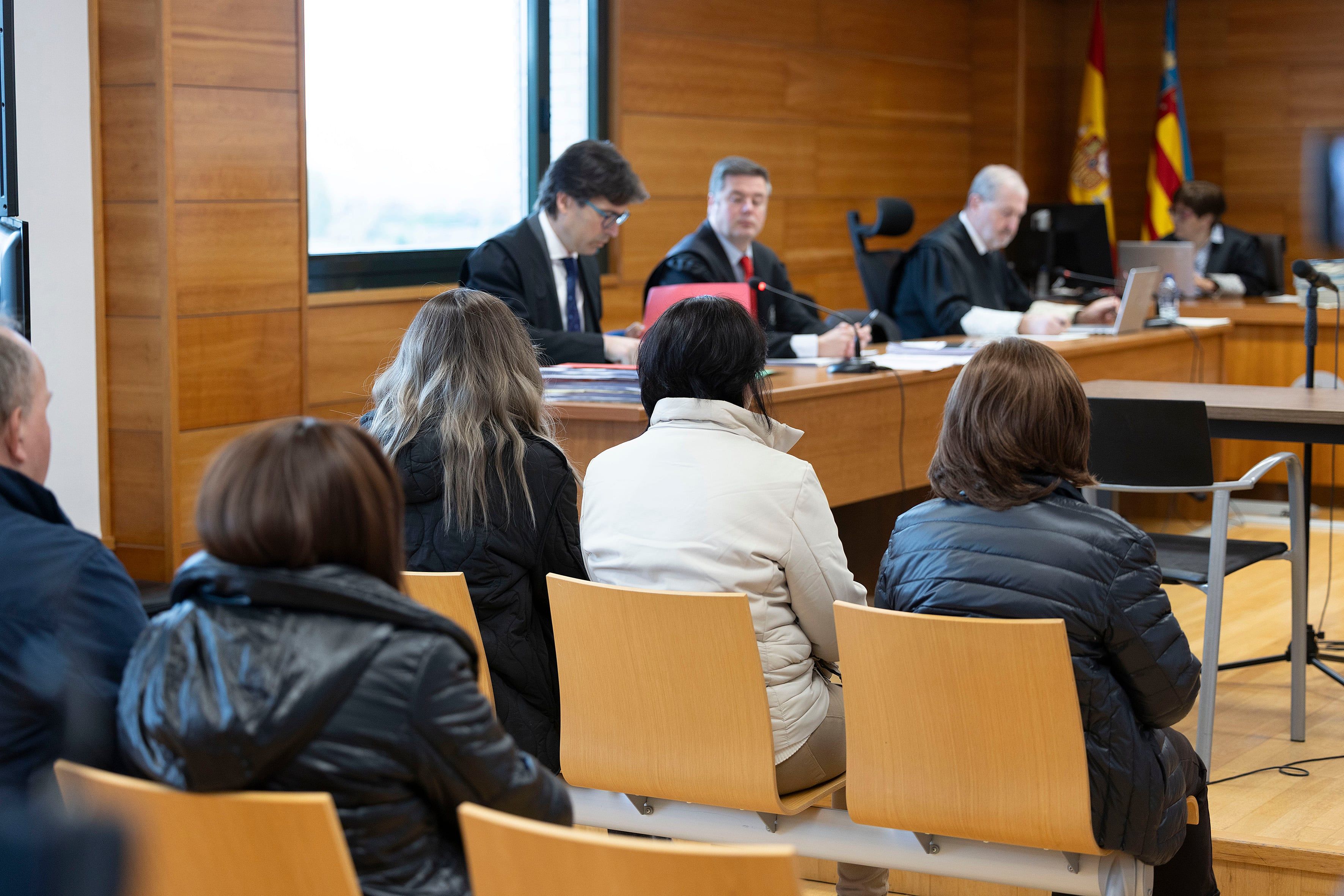 [Cinco ex-membros da seita La Chaparra condenados por abusos a menores]. Reprodução: Elpais