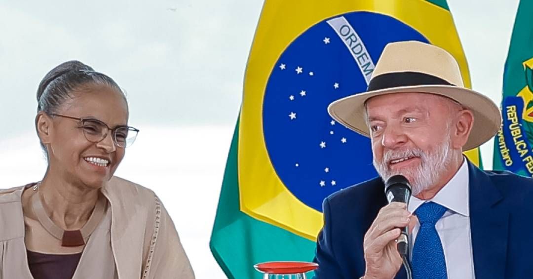 Marina Silva se levanta em protesto após desrespeito de senadores bolsonaristas. Reprodução: Veja.