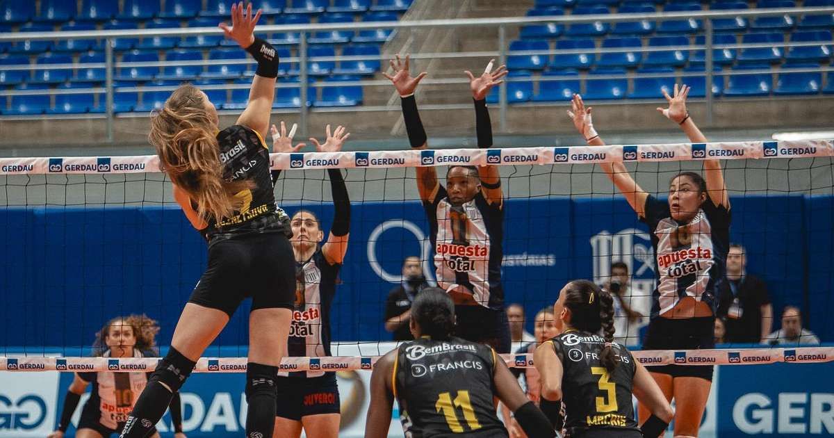 Dentil Praia Clube enfrenta Gerdau Minas na semifinal