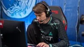 [Aurora Gaming levanta o primeiro troféu de Dota 2 no FISSURE Universe Episódio 8]. Reprodução: Gosugamers