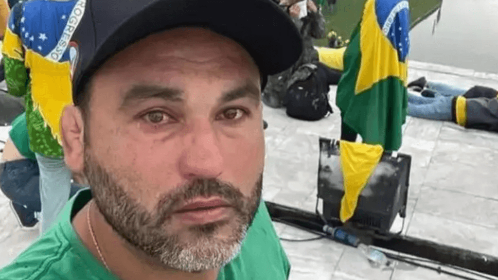 Léo Índio se Protege na Argentina por Ameaça de Prisão