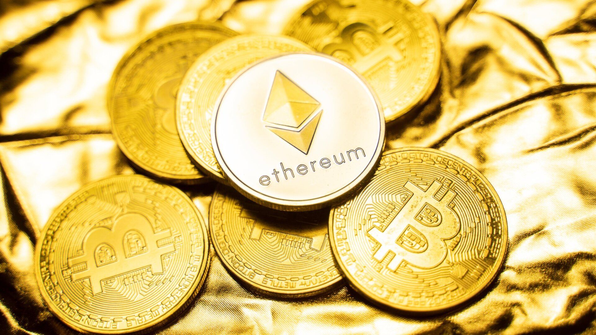 Nova ordem executiva pode garantir bilhões em criptomoedas a partir de contas de aposentadoria.; Reprodução: Gizmodo