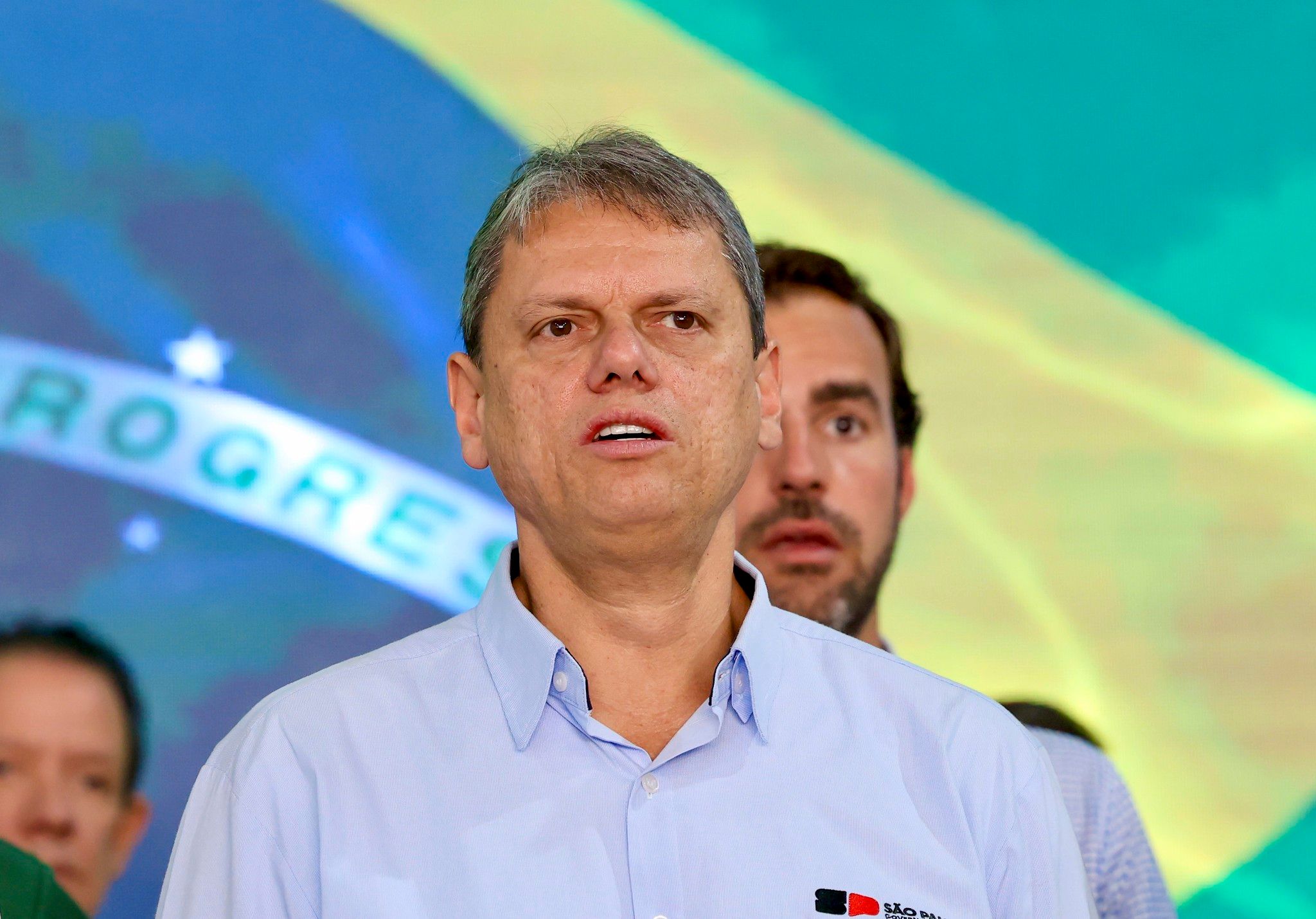 [Tarcísio sanciona lei que atualiza norma de 1990 e mantém Hino Nacional nas escolas]. Reprodução: G1