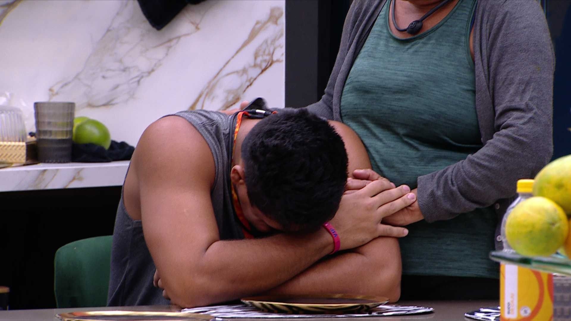 Guilherme se emociona após desabafo de Gracyanne no BBB 25