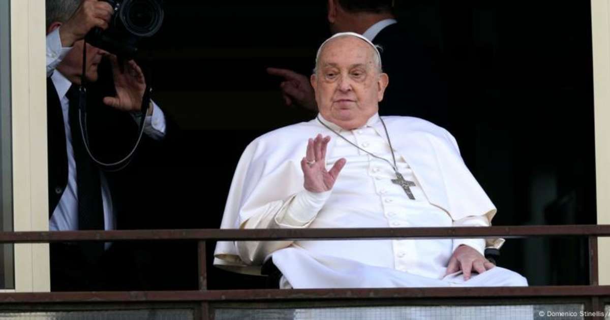 Papa Francisco Deixa Hospital Após Quase 40 Dias Internado