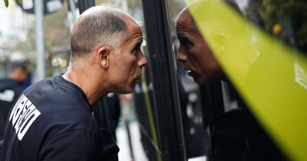 O Vasco domina no início, mas empata com o Operário em campo irregular. Reprodução: Terra