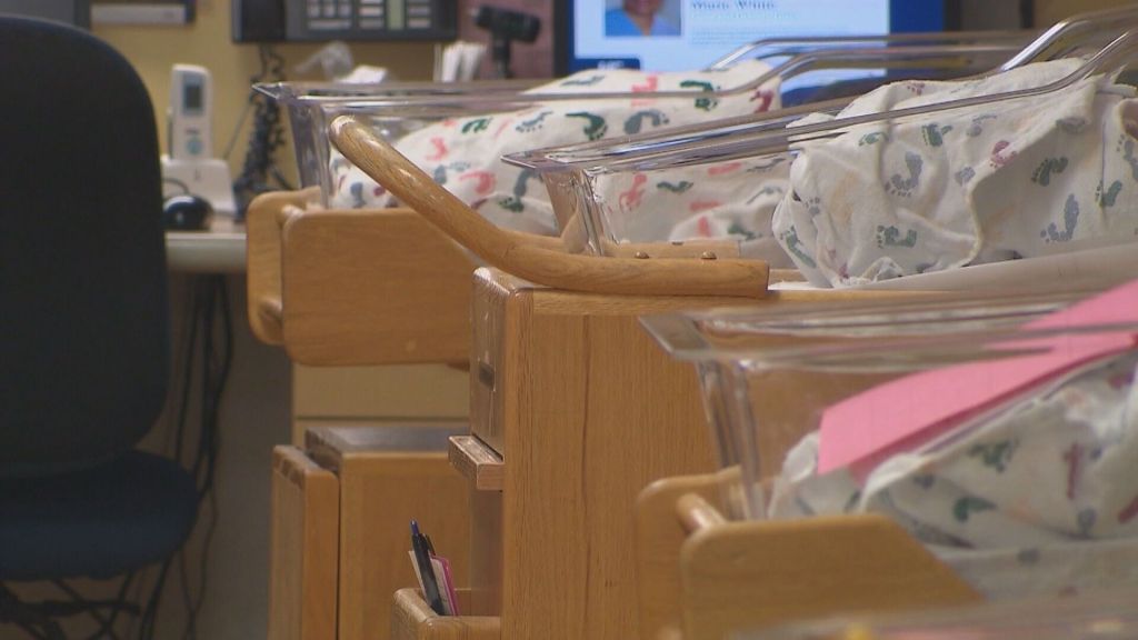 Senado analisa proposta que proíbe descarte de embriões e regula pesquisa. Reprodução: CNN Brasil