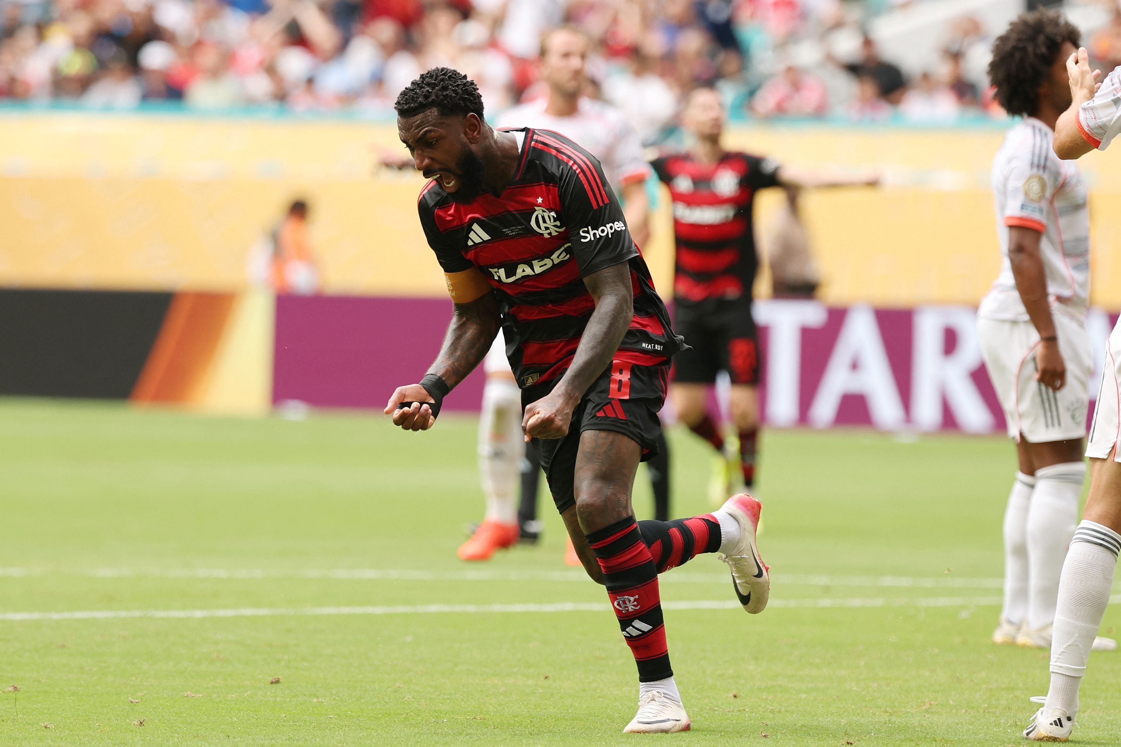 Gerson comemora gol pelo Flamengo antes de transferência para o Zenit por 25 milhões de euros. Reprodução: Globo